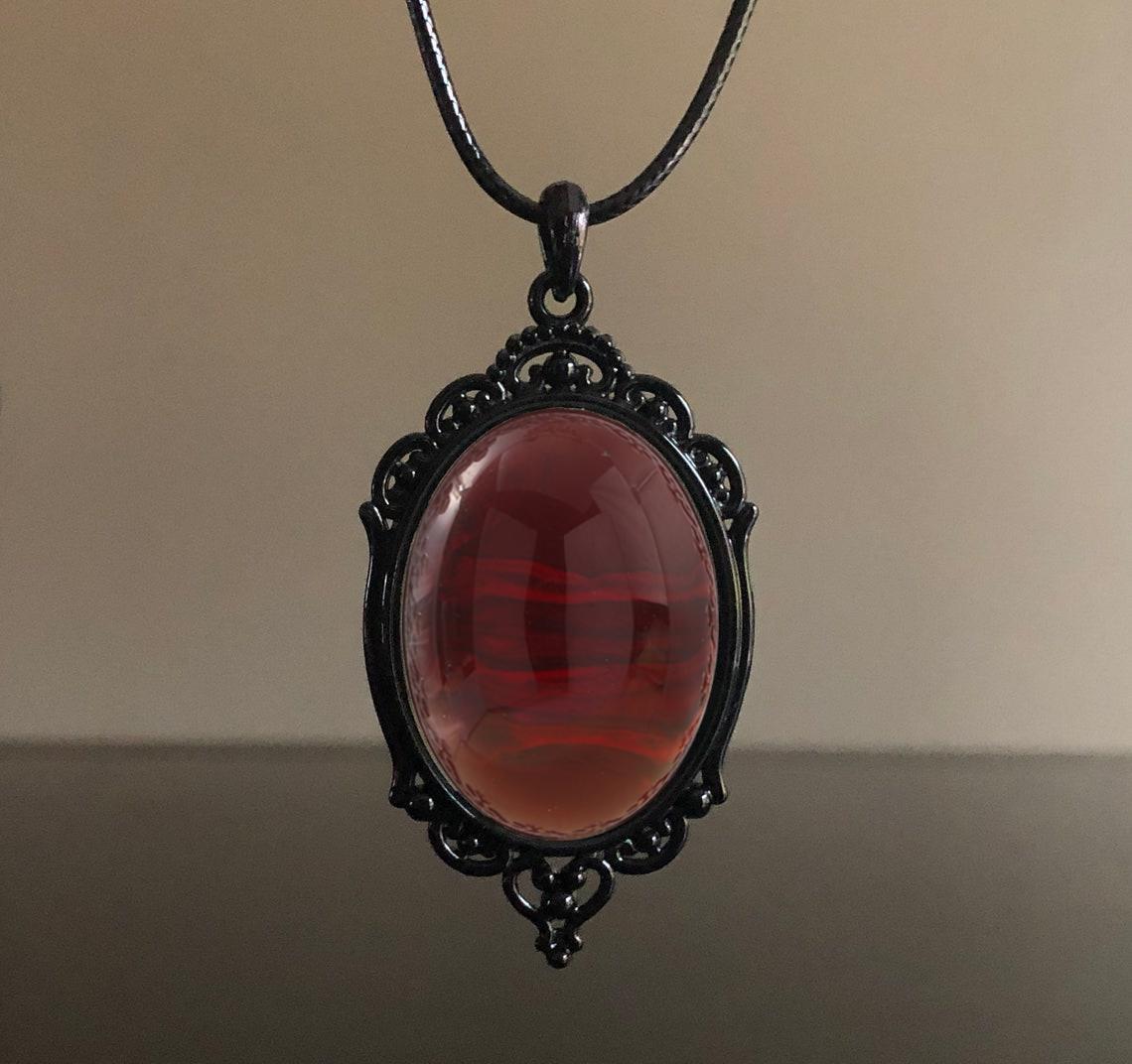 Collane vendita calda retrò gotico rosso resina farfalla collana signore sollievo_voghion.com