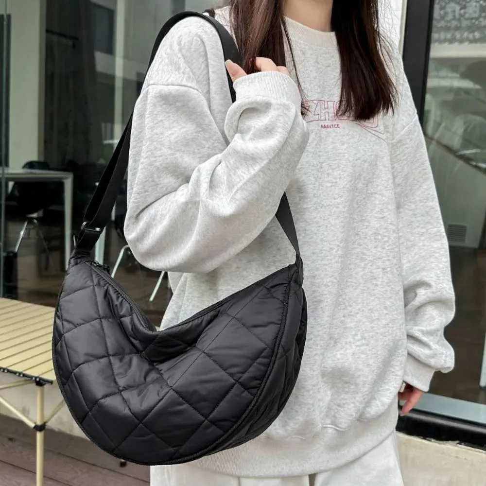 Borsa a tracolla in nylon con tracolla regolabile, imbottita, trapuntata, a quadri, portatile, tinta unita_voghion.com