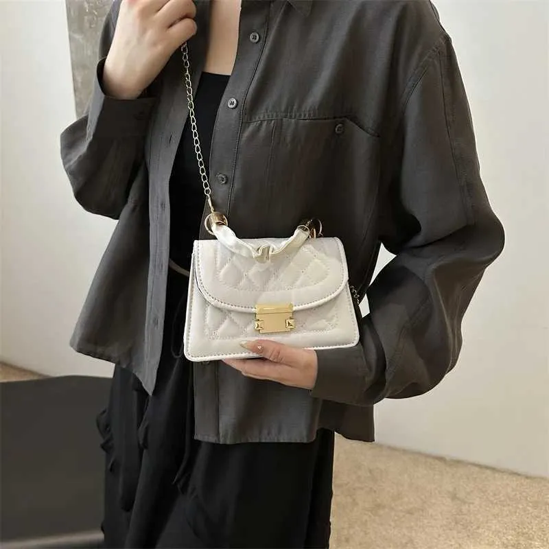 Sac à main tendance et décontracté en PU, couleur unie, décoration horizontale en métal, rabat, sac à bandoulière pour femme Y241121_voghion.com