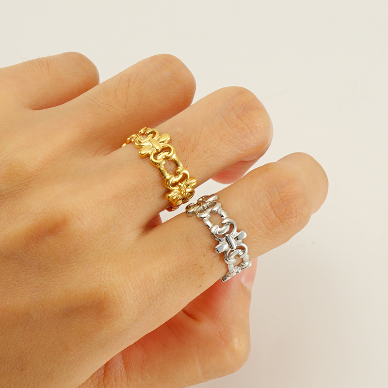 Anillo ajustable dorado para mujer de acero inoxidable elegante_voghion.com