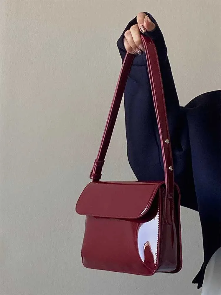 Wine Red PU Underarm 2023 New Womens Vintage Lacquer Leather Shiny Buckle Single Shoulder Bag Elegant Crossbody Ba241210_voghion.com