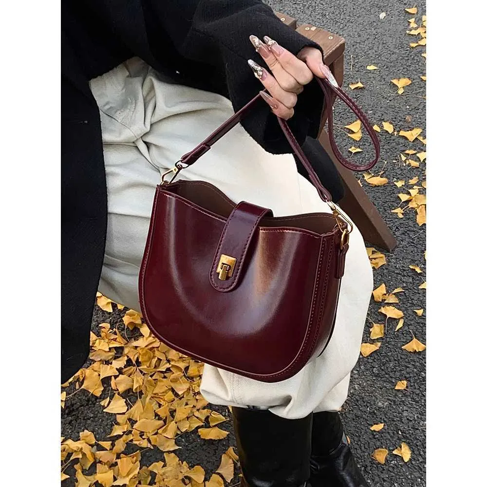 Borsa a secchiello Bury da donna, solida, alla moda, in pelle PU, con tracolla, versatile, per il tempo libero, con catena, semicerchio_voghion.com