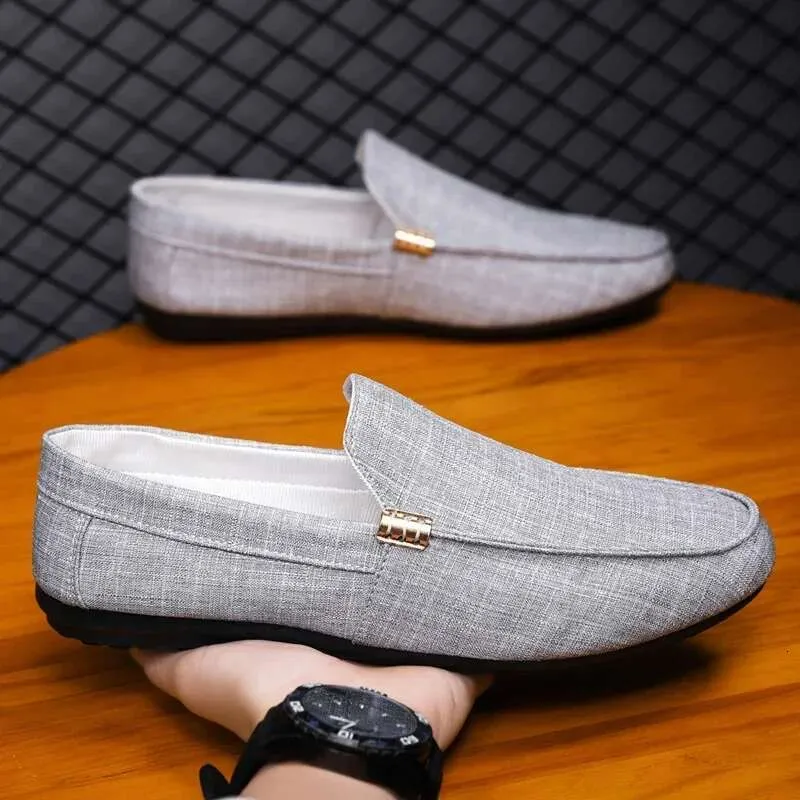 Freizeitschuhe Designer Loafer Hochwertige flache Mokassins für Erwachsene Herren Formelle Schuhe Herren Fahren Männliche Schuhe_voghion.com