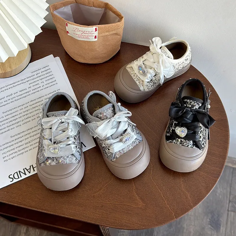 Kindersport für Frühjahr und Sommer 2024 Mädchen glänzende, weiche Sohle, rutschfeste Freizeit-Laufschuhe 240912_voghion.com