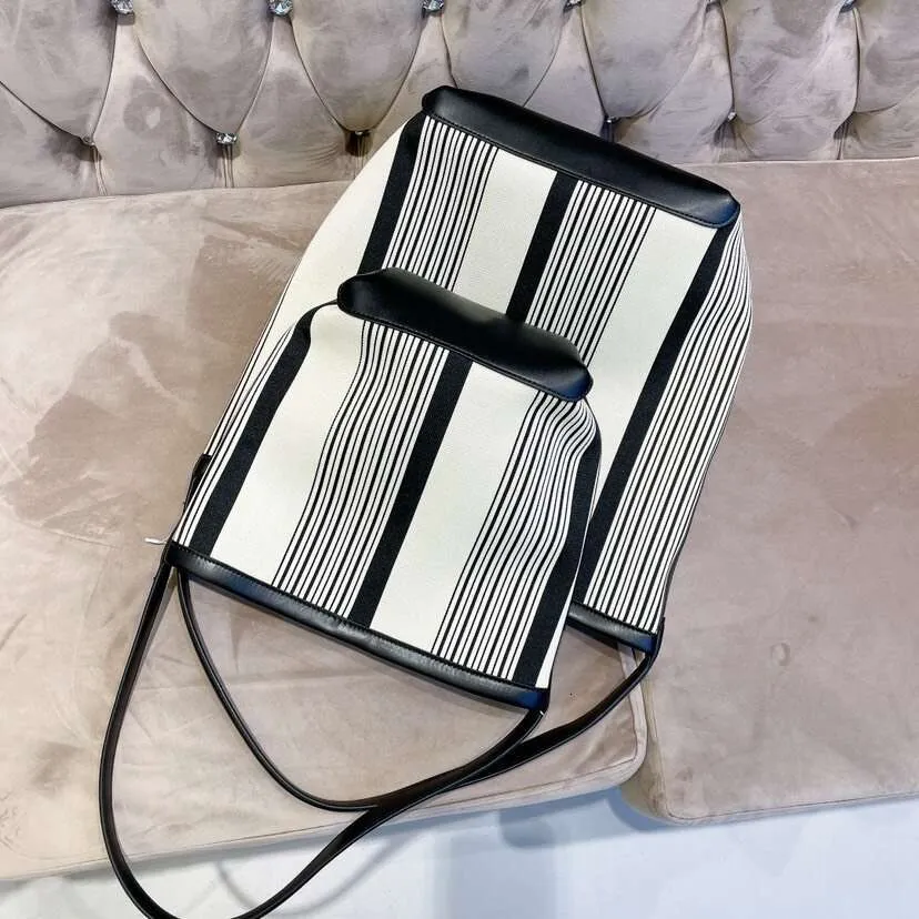 Designer Retro Striped Bucket Bag Portable Shoulder Bag For Women_voghion.com
