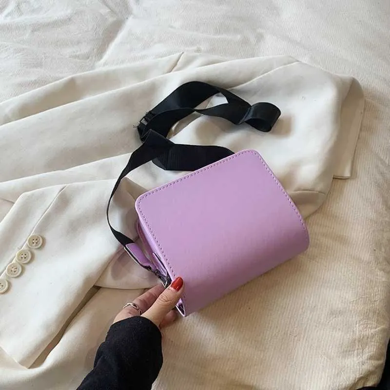 Ladies Messenger Solid Color 2023 New Trendy Wide Shoulder Strap Small Square Bag Retro Casual Simple Crossbody Ba241018_voghion.com