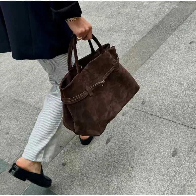 Madinga rudens ruda moteriška retro zomšos didelės talpos pečių diržo sagtimi moteriška rankinė pažastims Ba241104_voghion.com