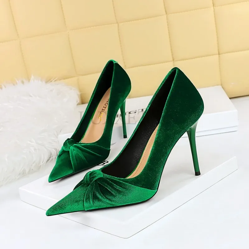 Süet Banquet Fiyonk Sivri Burun Niş Minimalist Kadın Yüksek Topuklu Ayakkabı Rahat ve Şık Çok Yönlü 10CM 34-43_voghion.com