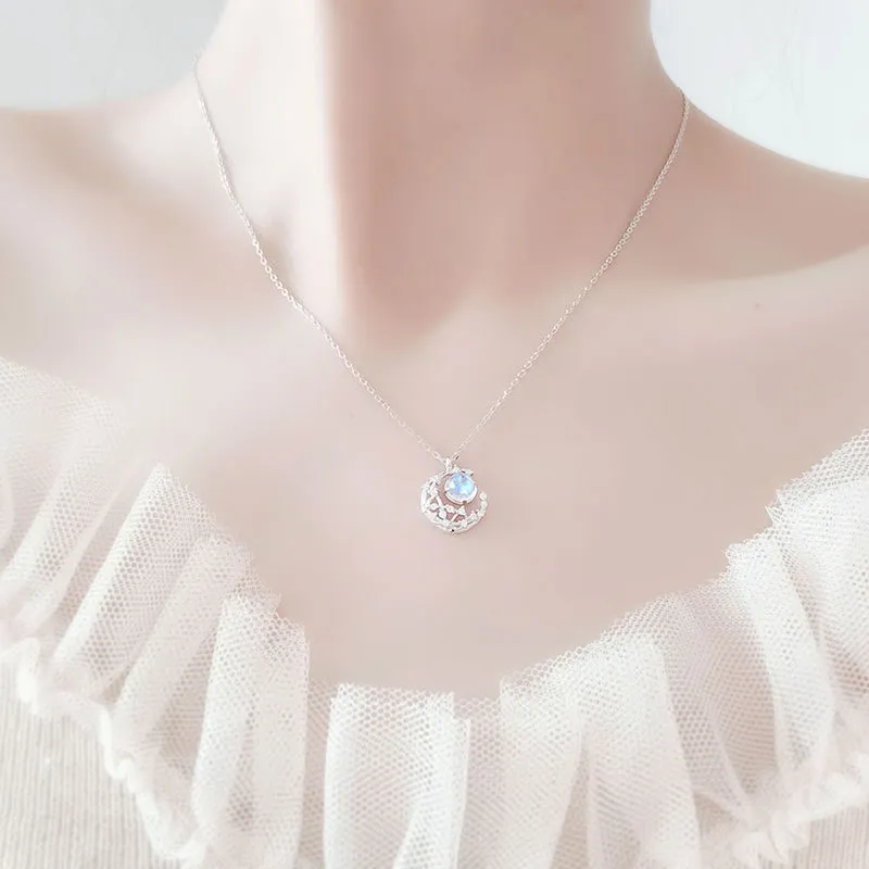 Colar com pingente lua e fada, corrente elegante de videira_voghion.com