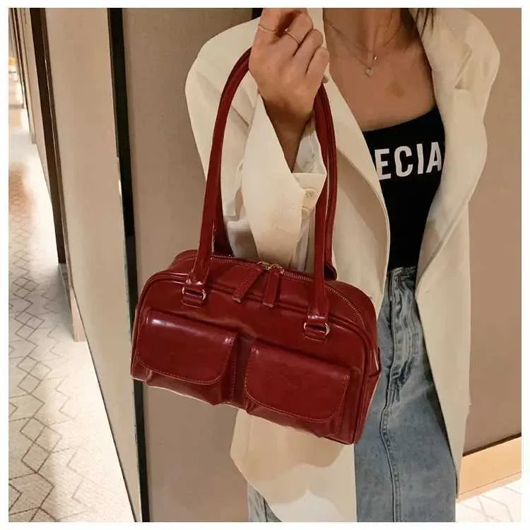 Rode retro schoudertas van lakleer voor dames satchel model_voghion.com