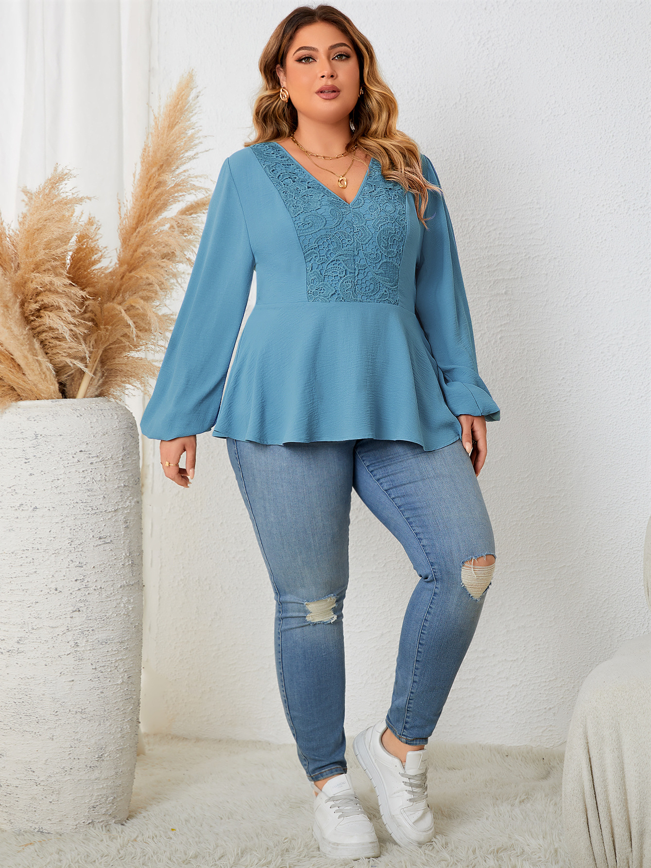 loose plus size tops women's long-sleeved V-neck shirt large size lace shirt women_voghion.com