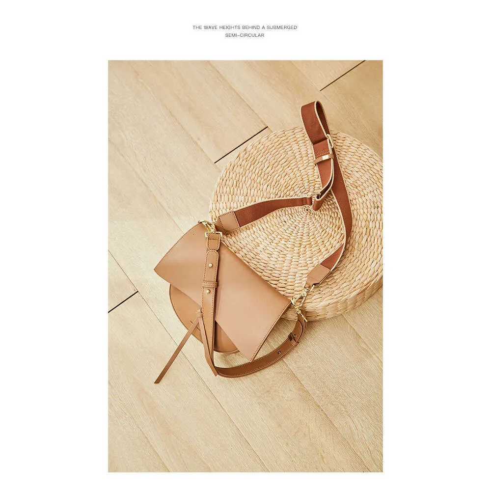 Moteriškas, odinis platus diržas, pusiau apvalus retro karvės odos vieno peties balno krepšys_voghion.com