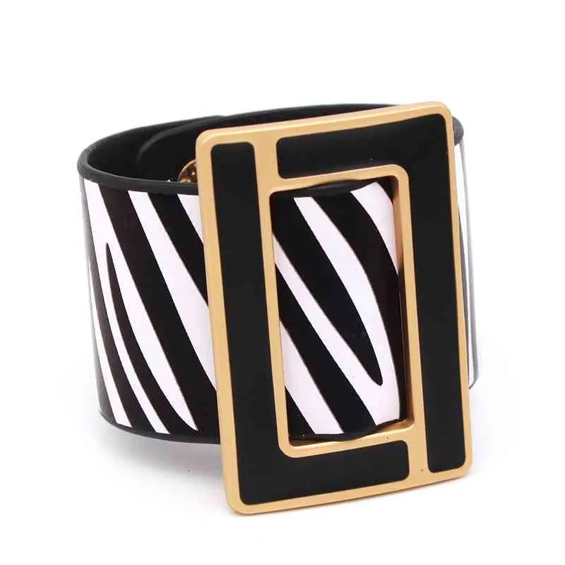 2022 Moderigtigt Brindle Bredt Læderarmbånd til Kvinder Sort Hvid Geometrisk Metal Wrap Charm Smykker Femme Gave_voghion.com