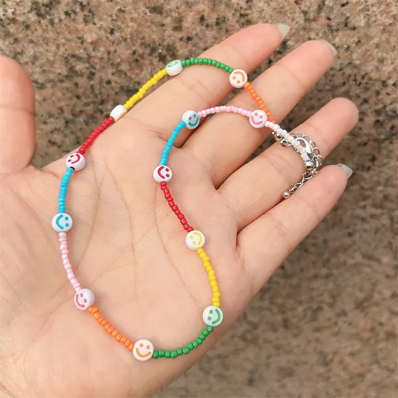 Kette bunt für Frauen Mode handgefertigt Daisy Blume Lächeln Charms Perlen Halsband Kunststoff Perlen Halskette Boho Schmuck_voghion.com