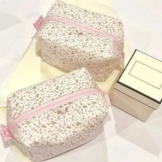 Home>Products>wer Bag>wer Fluffy Wrinkle Makeup Bag Y241023_voghion.com