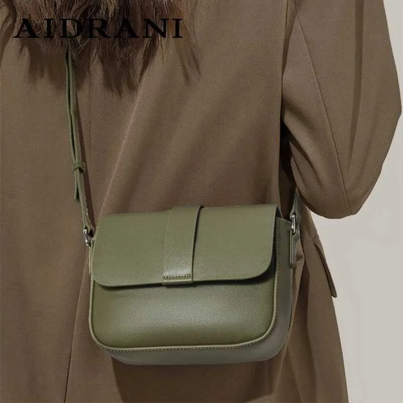 Aidrani Umhängetasche aus echtem Leder für Damen, 100 % weiches Rindsleder, stilvolle und schlichte quadratische Schultertasche, ba241216C241217_voghion.com