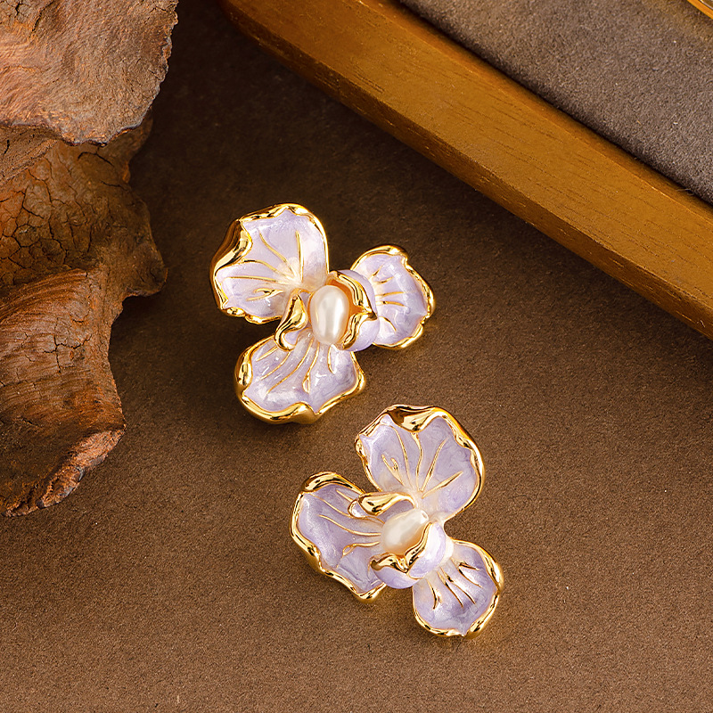 Fashion Elegant Small Fragrance Style Oil Drop Flower Pearl Earrings Earrings Female Temperament Sweet Versatile Silver Needle Earrings