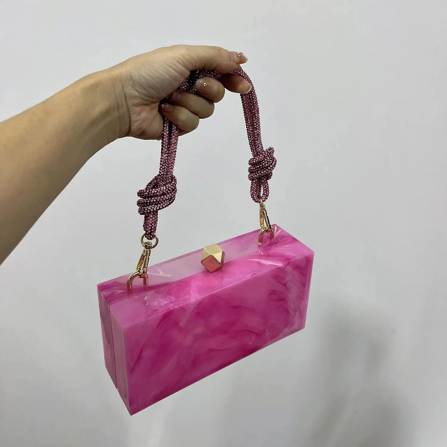2024 Handtasche Hochwertige Abend-Dias-Kupplung Acryl Achselhöhle Quadratische Damen Geldbörse Hochzeitstasche 240907_voghion.com