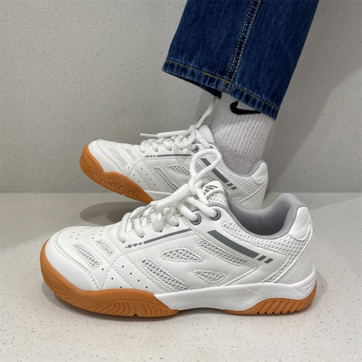 White Mesh Sports Sneakers Women - Ideal for Student Use in Table Tennis, Badminton, and Running Activities_voghion.com