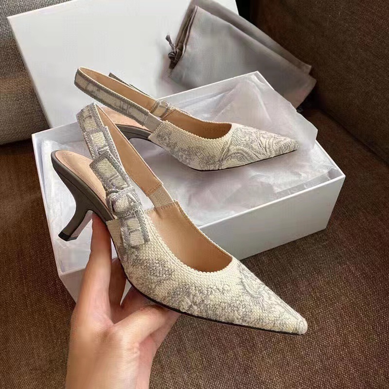 Lettres brodées D avec nœuds, talons aiguilles à blocs de couleurs, ballerines de plage, pois, demoiselles d'honneur tressées florales