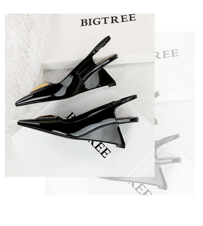 Scarpe da donna in stile 1097-K55 con tacco alto e slingback, cinturino posteriore traforato in vernice, punta bassa e appuntita_voghion.com