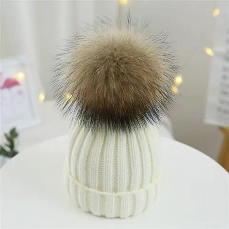 Gorra de diseñador para hombre, gorro de pescador unisex, moda mew, gorro de invierno cálido para mujer, gorro con pompones grandes de piel_voghion.com