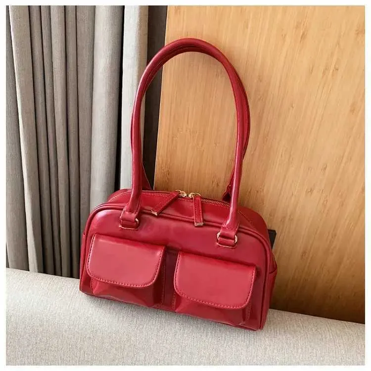 Borsa a spalla e borsa a mano donna in vernice rossa_voghion.com
