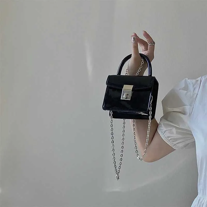 Sac à bandoulière carré pour femme avec petit verrou tendance en cuir verni pour femme_voghion.com